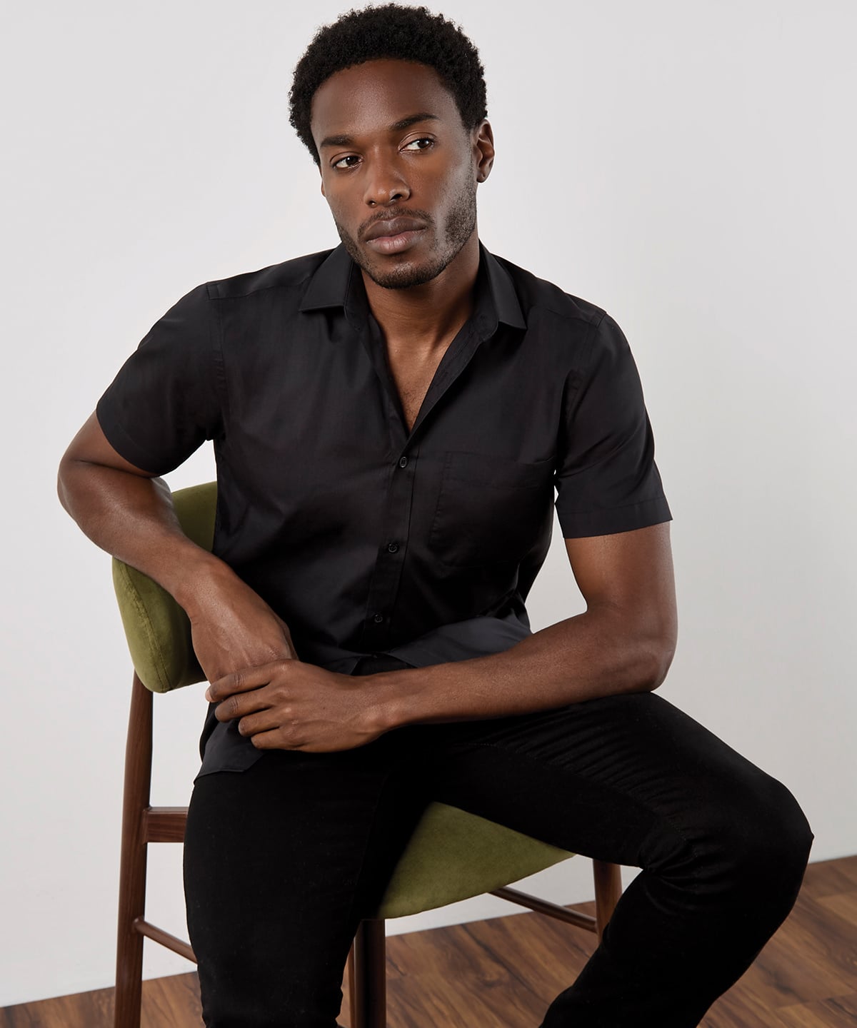 KK141 Poplin shirt short-sleeved (tailored fit)